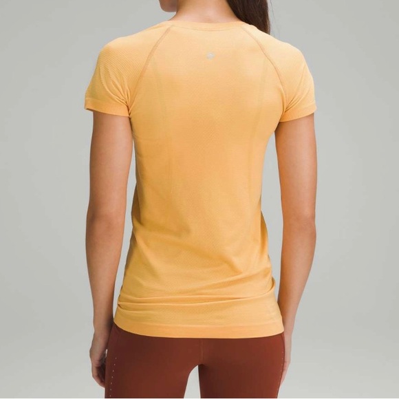 lululemon athletica Swiftly Tech Shirt Sleeve Shirt 2.0 Mango Dream -Size 8 - Picture 2 of 7